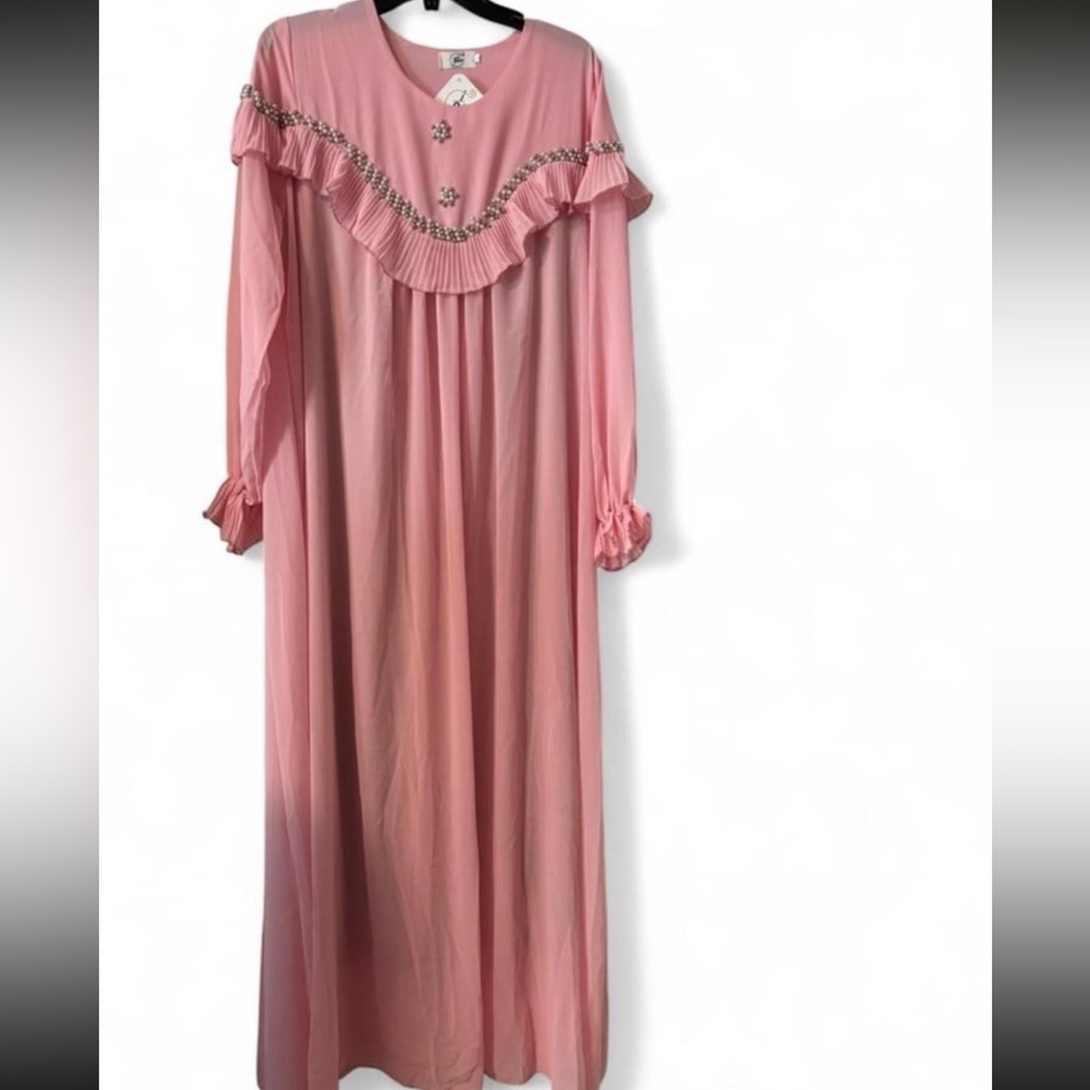 New Women’s pink maxi dress with matching hijab